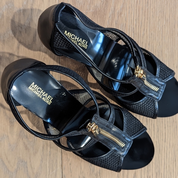 Michael Kors heels - Picture 2 of 5